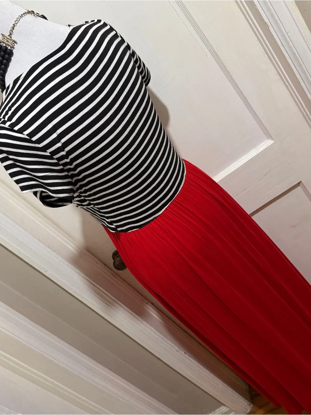 Espresso Women's XL Red Pleated Maxi Dress